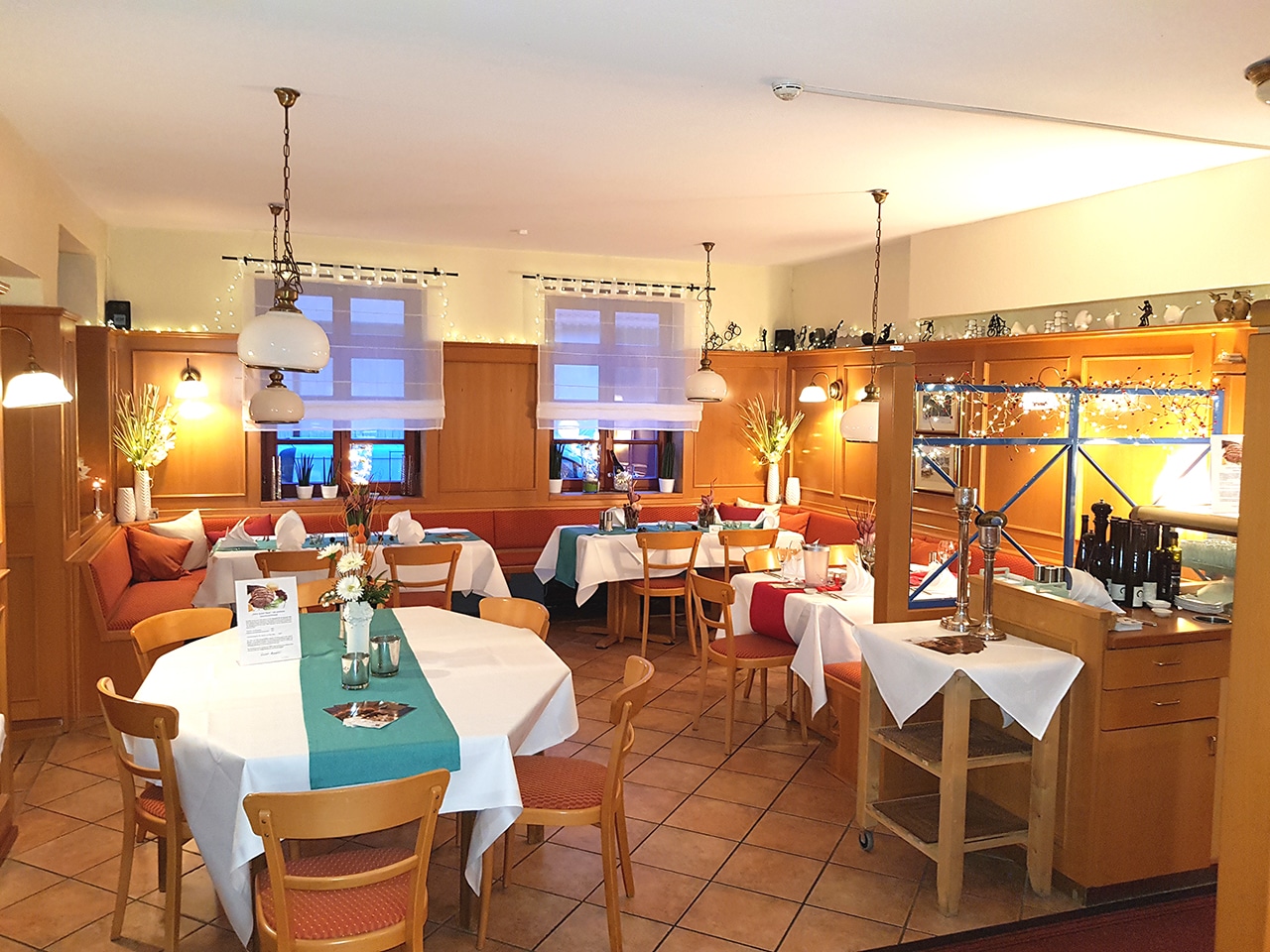 burghotel muenzenberg restaurant innenansicht Burghotel Münzenberg